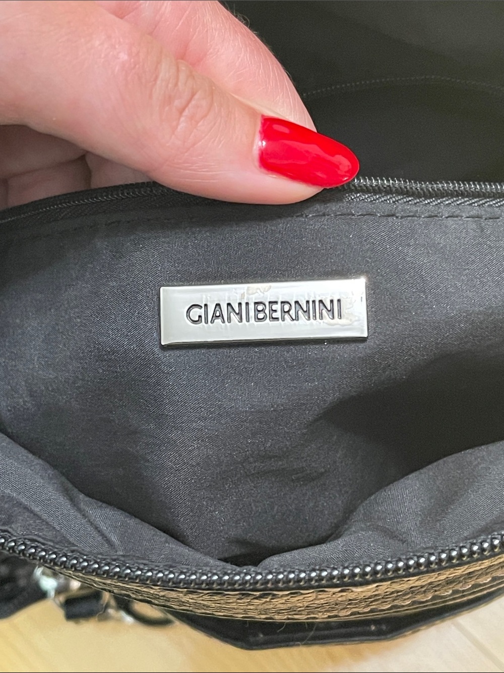 Giani Bernini Black Pebbled Leather Multi-Pocket Crossbody Bag Organizer - Picture 3 of 16